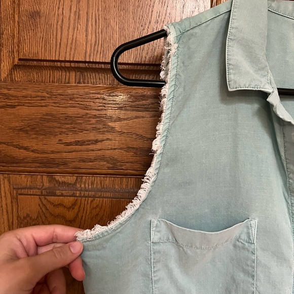 Cloth & Stone Sage Green Sleeveless Button Down Polo Top | size M - Picture 2 of 7